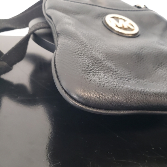 Michael Kors Women's Black Fulton Pebbled Leather Crossbody Bag Purse - Picture 8 of 13